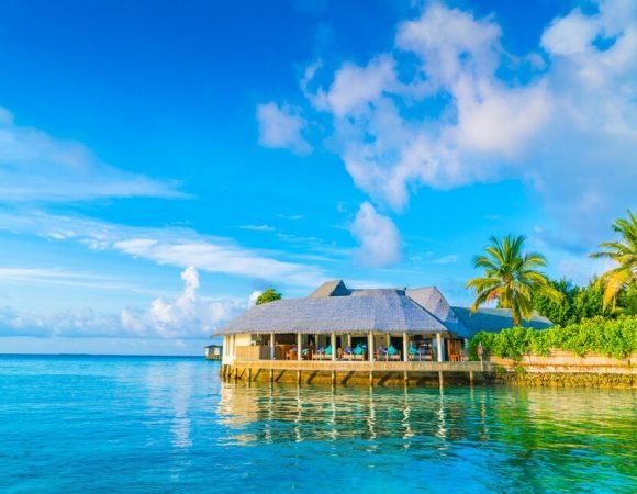 20230925084910_[fpdl.in]_beautiful-water-villas-tropical-maldives-island-sunrise-time_1232-4482_large